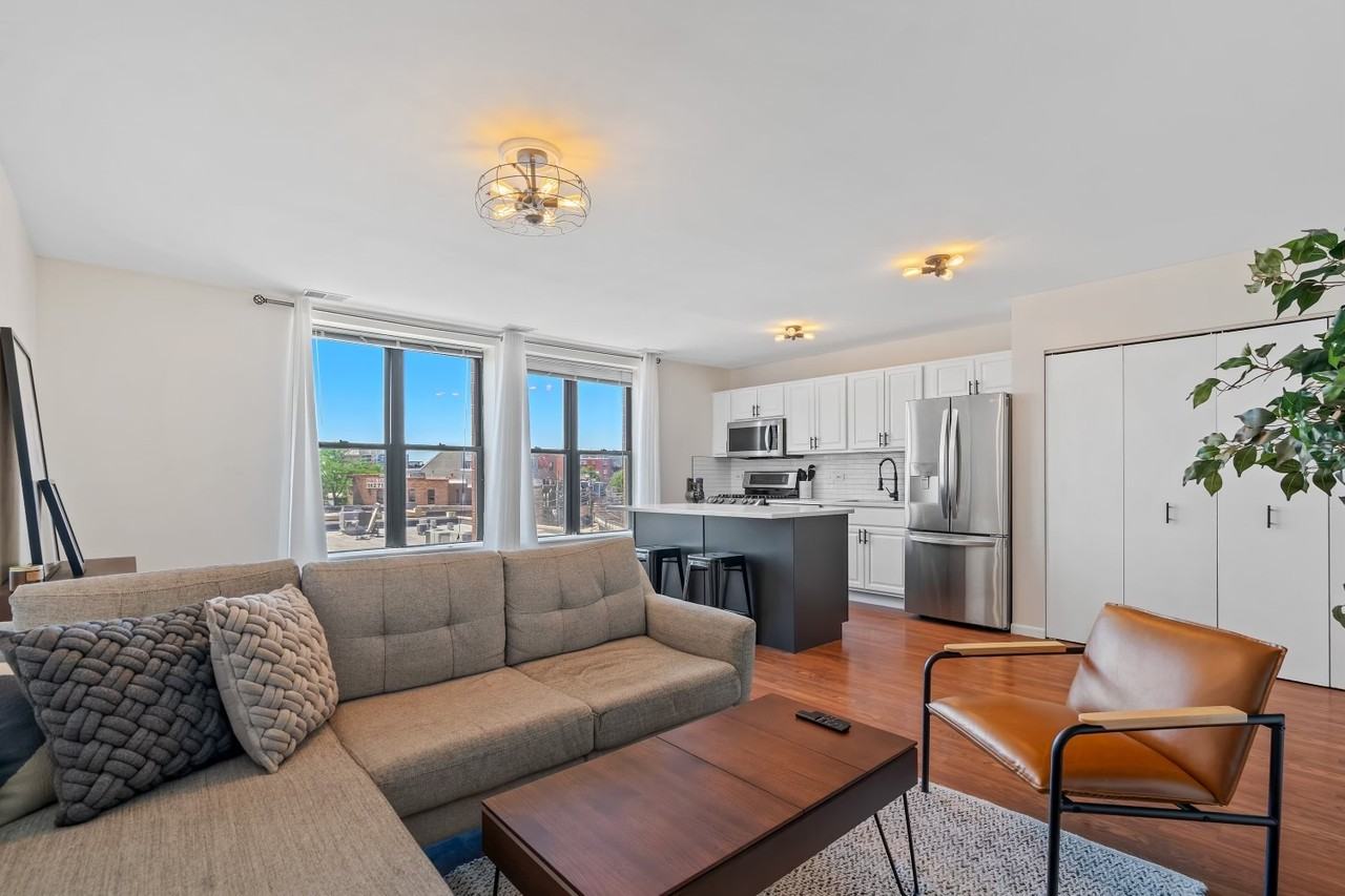 1600 N Halsted St - Photo 4 of 9