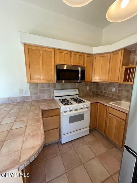 7003 Mcnutt Rd - Photo 6 of 18