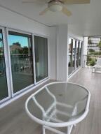 390 North Federal Highway ##203 - Photo 6 of 15