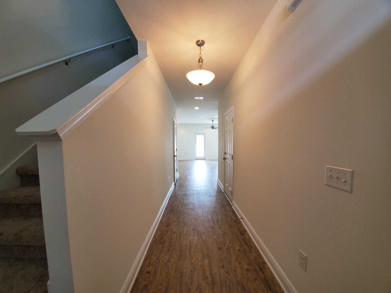 115 115 E Iron Horse Drive - Photo 3 of 18