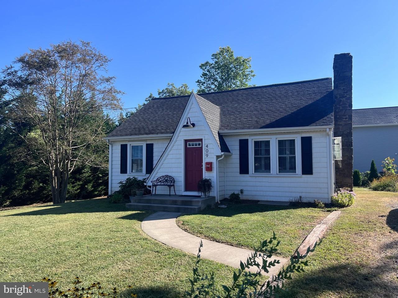 409 Clay Street - Photo 2 of 15