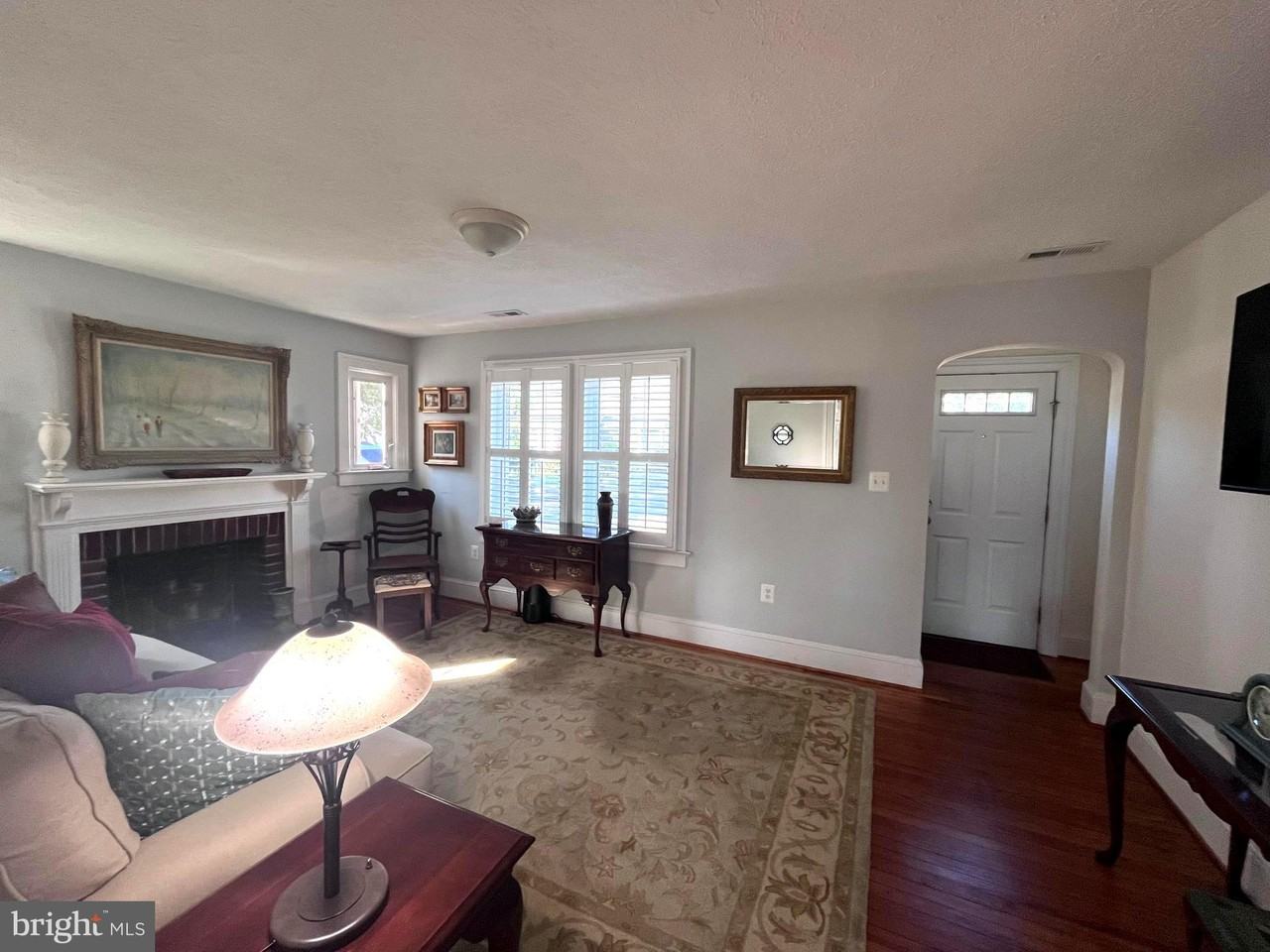 409 Clay Street - Photo 3 of 15