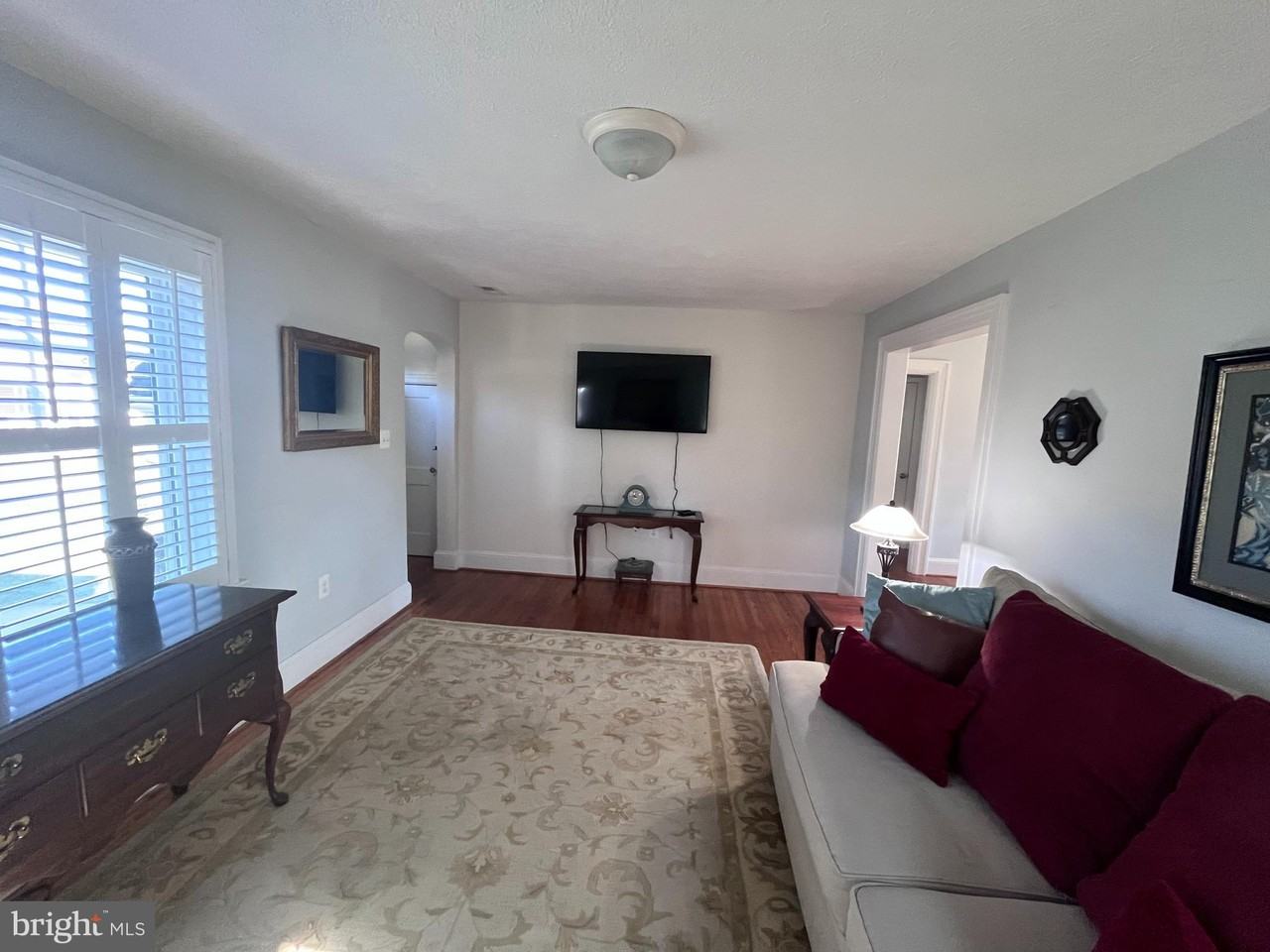 409 Clay Street - Photo 4 of 15