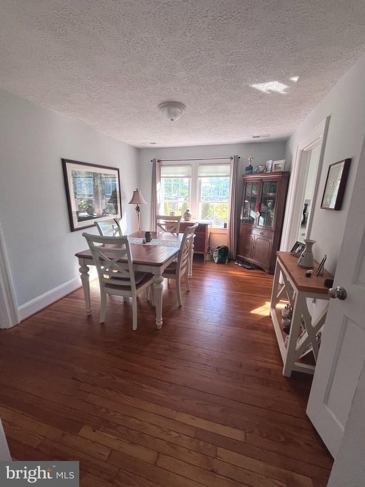 409 Clay Street - Photo 6 of 15