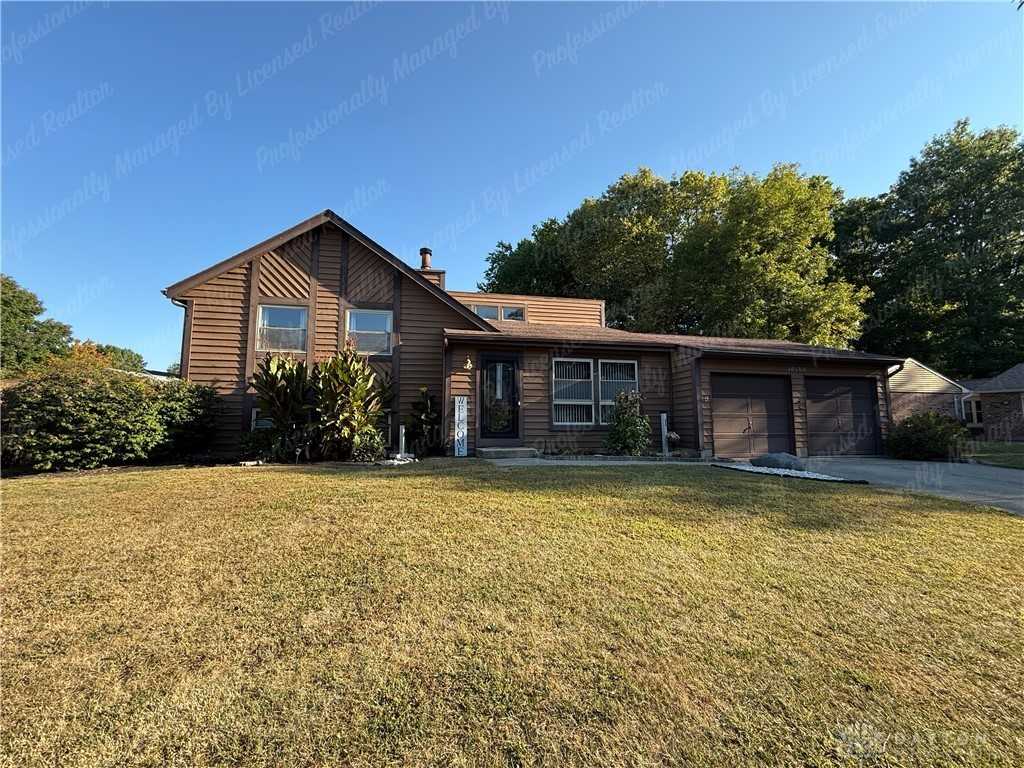 10180 Forestedge Ln - Photo 2 of 42