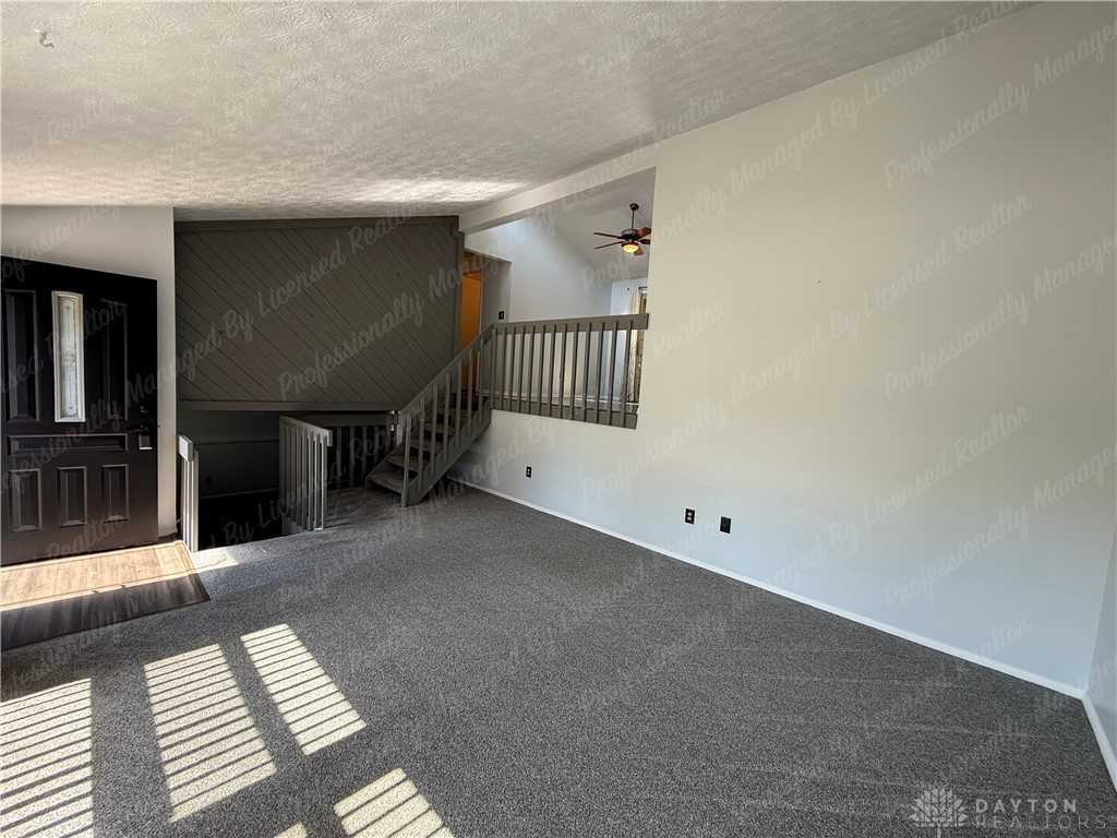 10180 Forestedge Ln - Photo 3 of 42