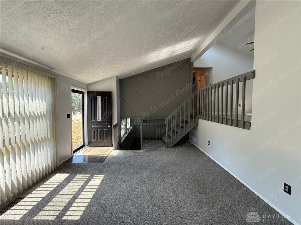 10180 Forestedge Ln - Photo 5 of 42