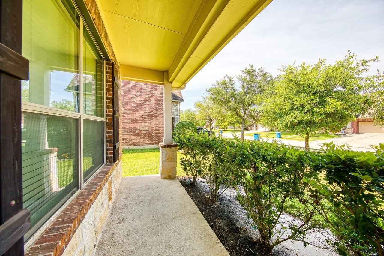 1622 Julia Park Dr - Photo 2 of 19