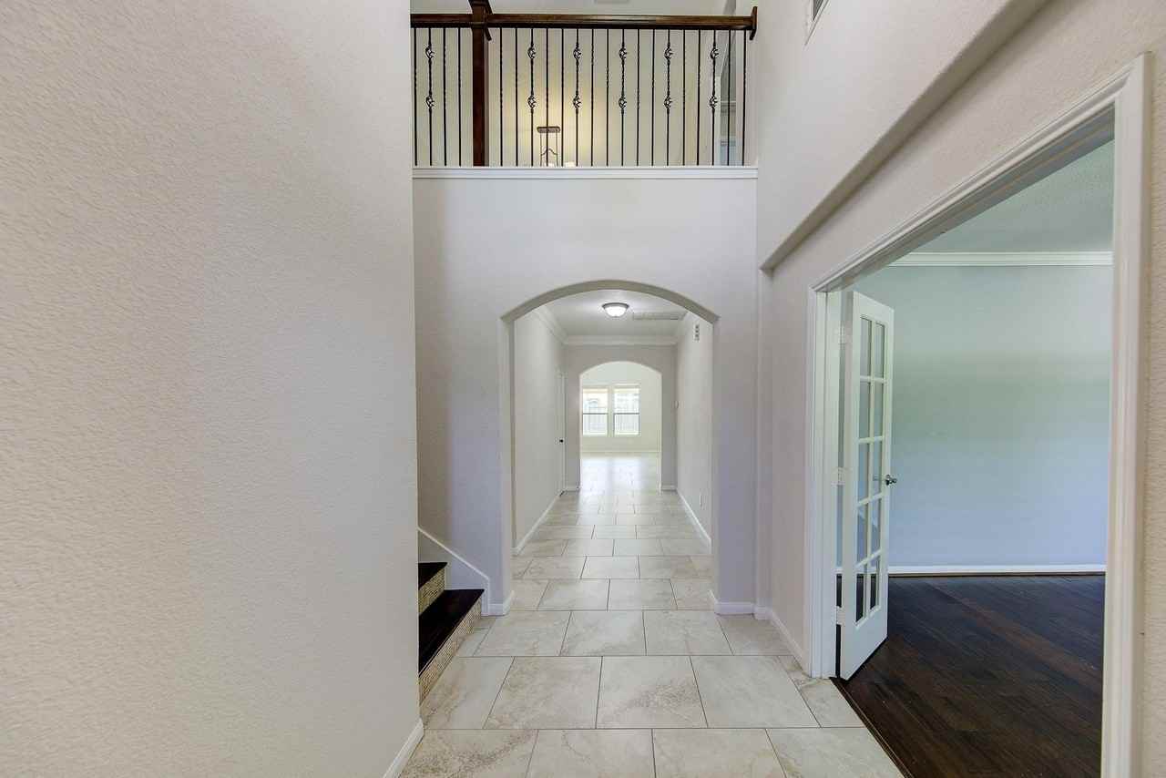 1622 Julia Park Dr - Photo 3 of 19