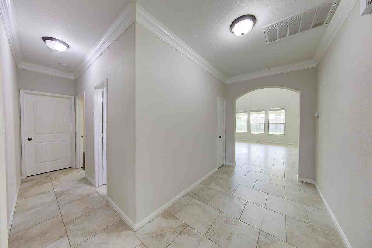 1622 Julia Park Dr - Photo 4 of 19