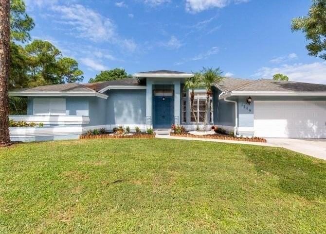 1349 Brampton Cv - Photo 2 of 19