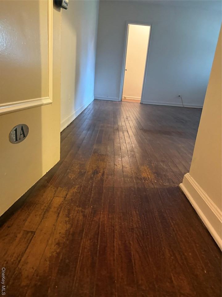 8 Bryant Cres - Photo 4 of 21