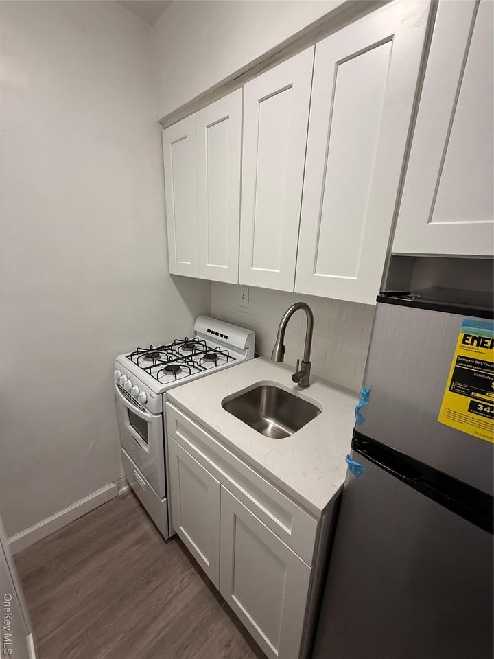 8 Bryant Cres - Photo 7 of 21