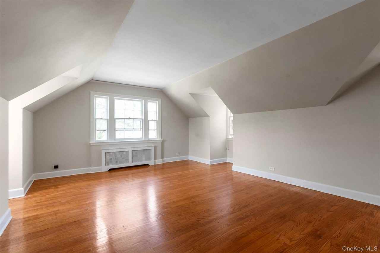 47 Brookfield Pl - Photo 3 of 17