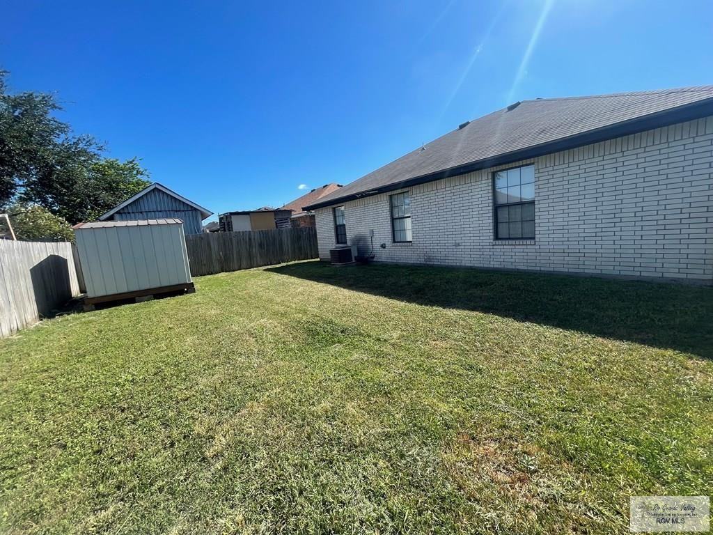 517 Mandarine Lane - Photo 4 of 17