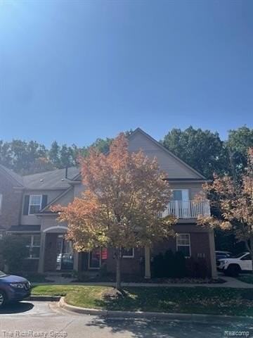 47551 Pembroke Drive - Photo 2 of 13