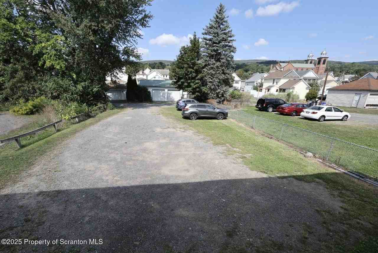 1043 Main Street - Photo 3 of 16