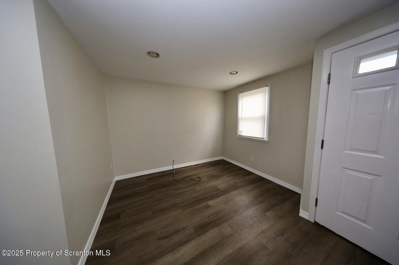 1043 Main Street - Photo 5 of 16