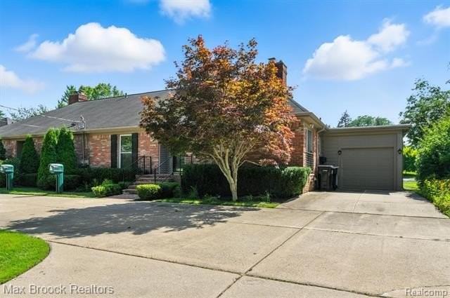 1829 Stonycroft Ln - Photo 5 of 33