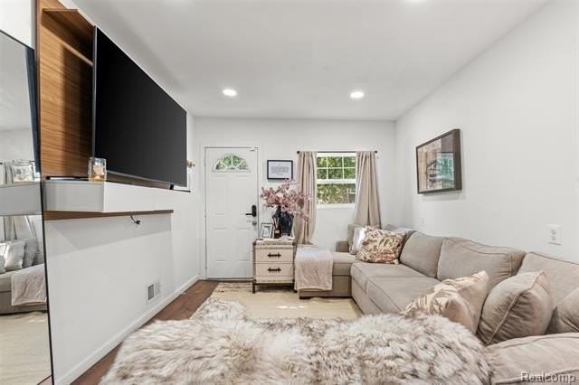 12056 Saint Aubin Street - Photo 7 of 29