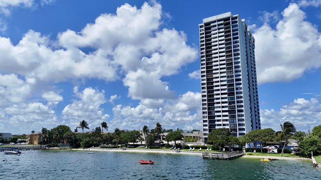 5600 North Flagler Drive #604