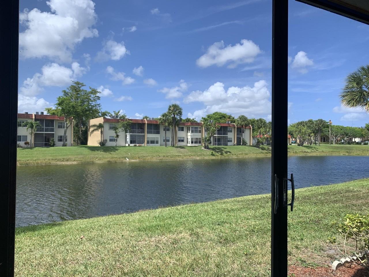 123 Lake Gloria Dr - Photo 4 of 25