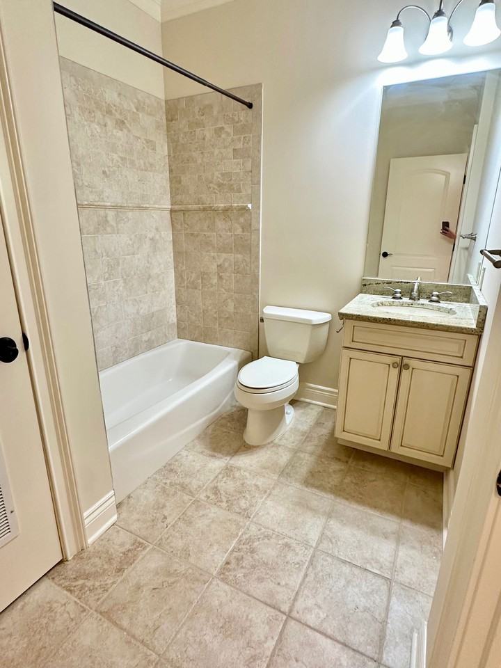 Madison St #207 - Photo 7 of 8