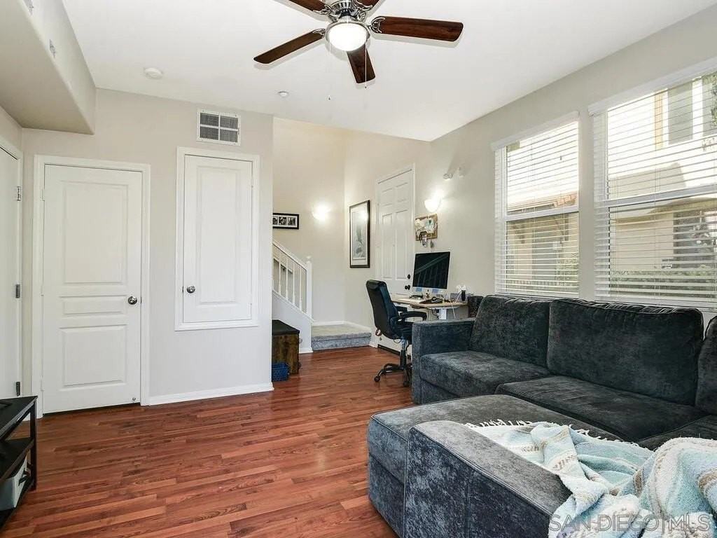 751 Paradise Way - Photo 4 of 24