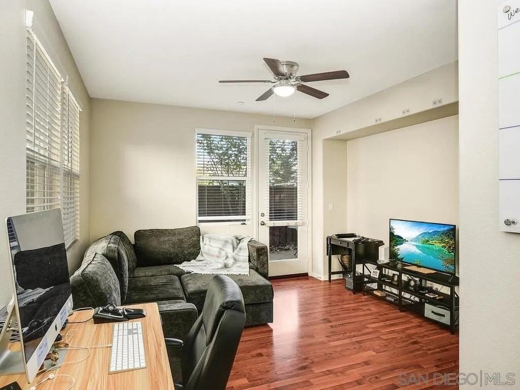 751 Paradise Way - Photo 5 of 24