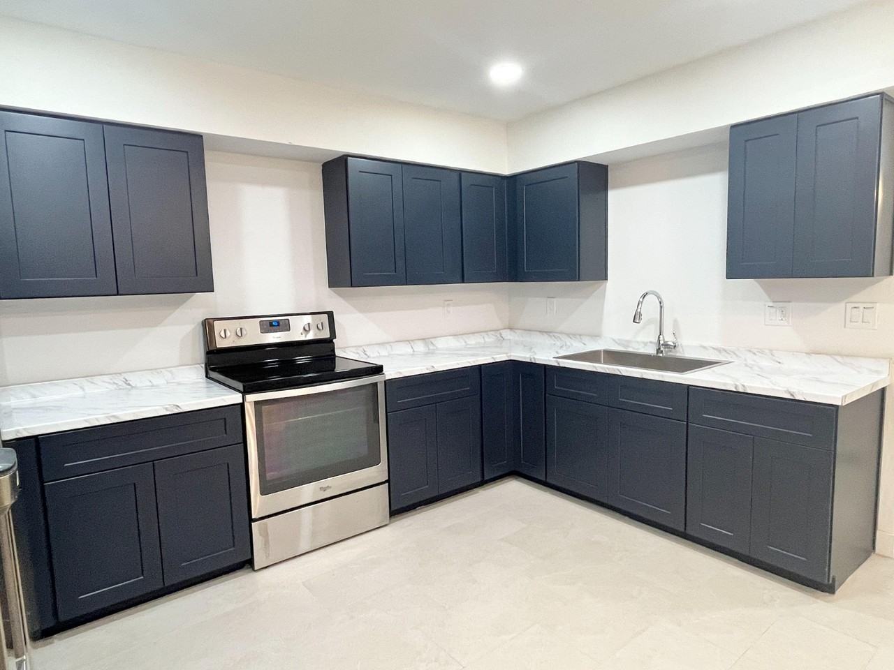 W Monterosa St - Photo 7 of 14