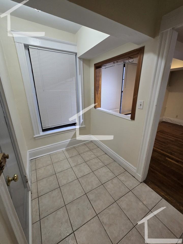 1754 Commonwealth Ave #B - Photo 2 of 8