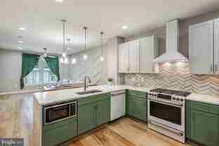 2205 Richmond Hwy #101 - Photo 1 of 1