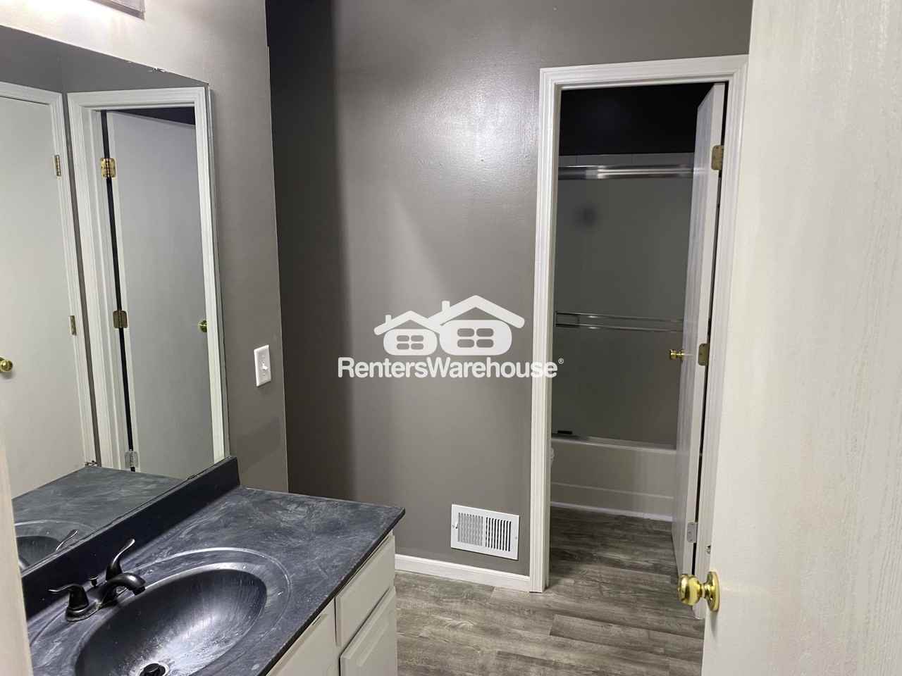 10637 N Locust Ct - Photo 3 of 20