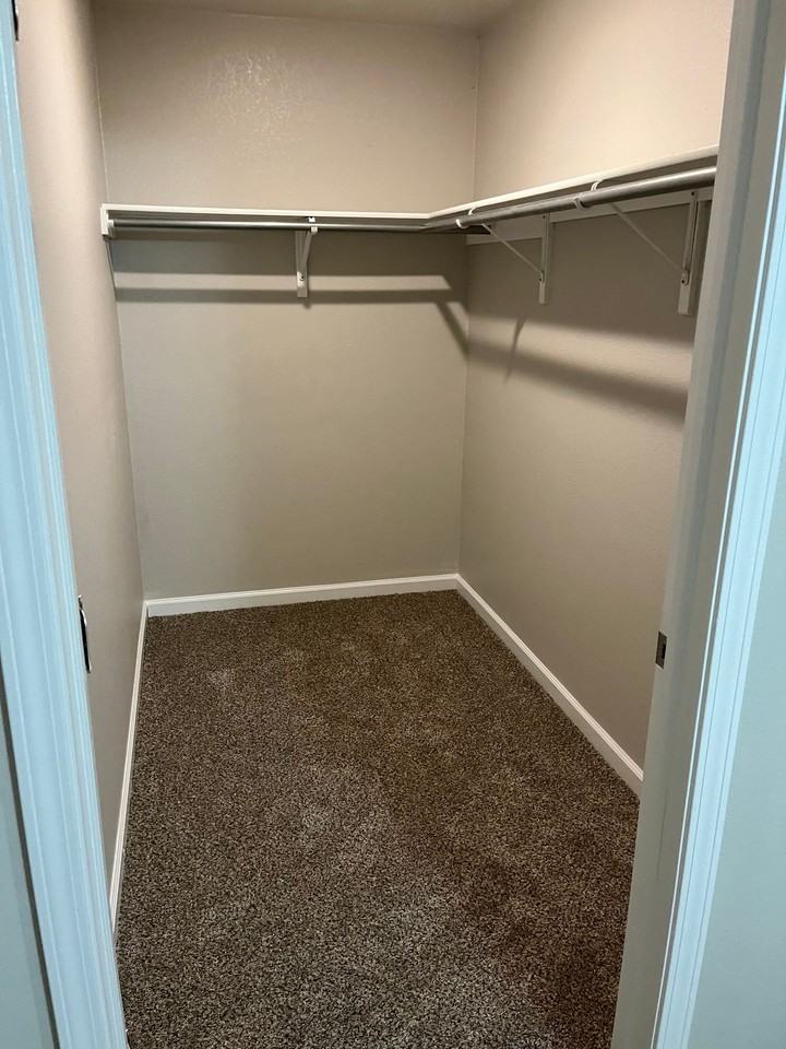 Meadowbrook Estates | Comfortable Single - Photo 4 of 15