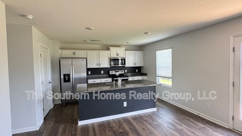 164 Crescent Cir - Photo 2 of 22