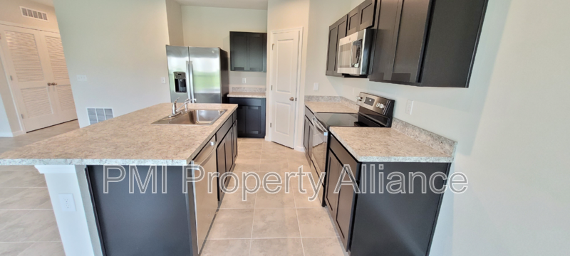 141 Piave St - Photo 4 of 27