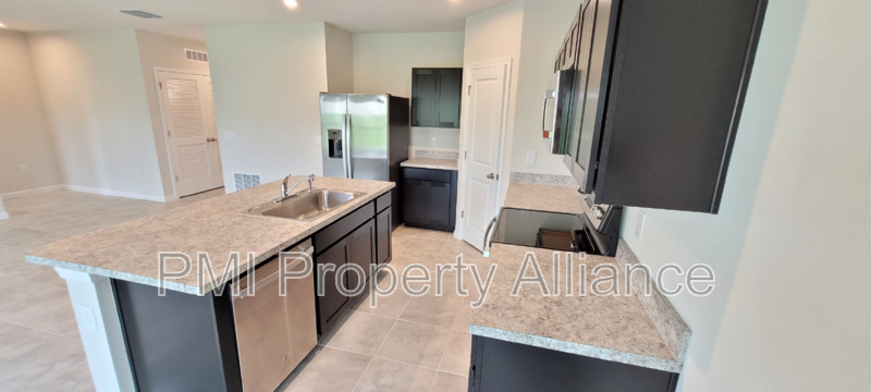 141 Piave St - Photo 5 of 27