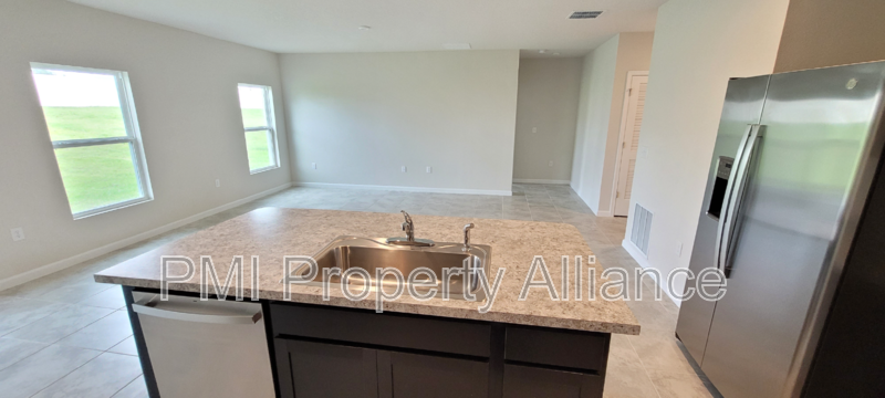 141 Piave St - Photo 6 of 27