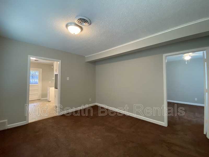 3885 Guernsey Avenue - Photo 5 of 12