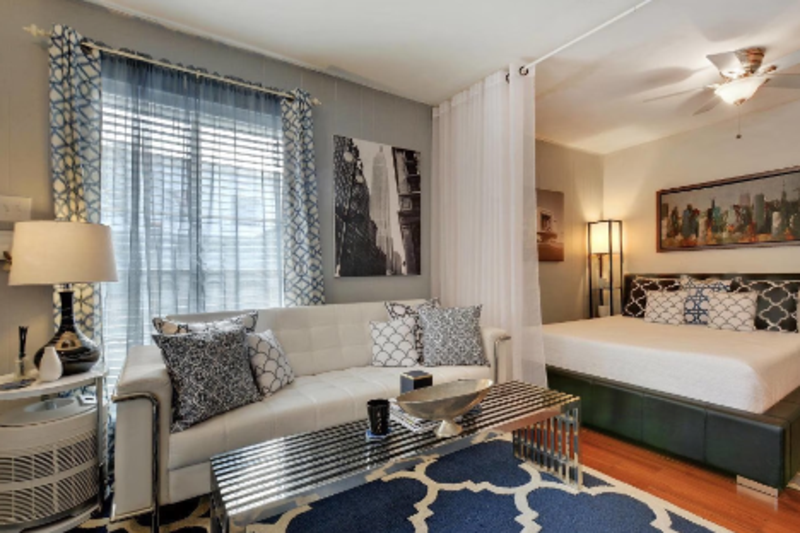 305 W 35th St #113 - Photo 2 of 4