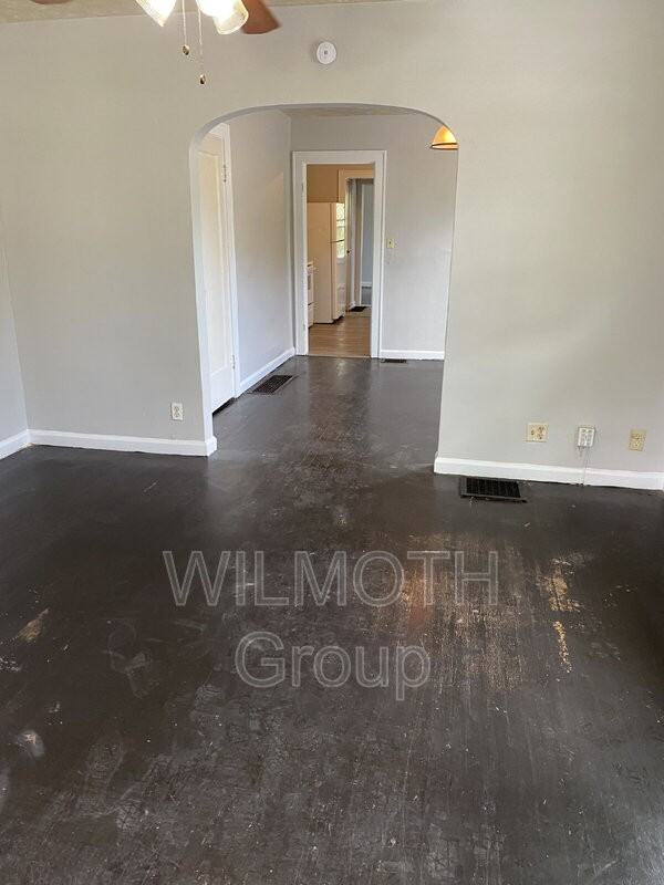 856 North Bradley Avenue - Photo 3 of 12