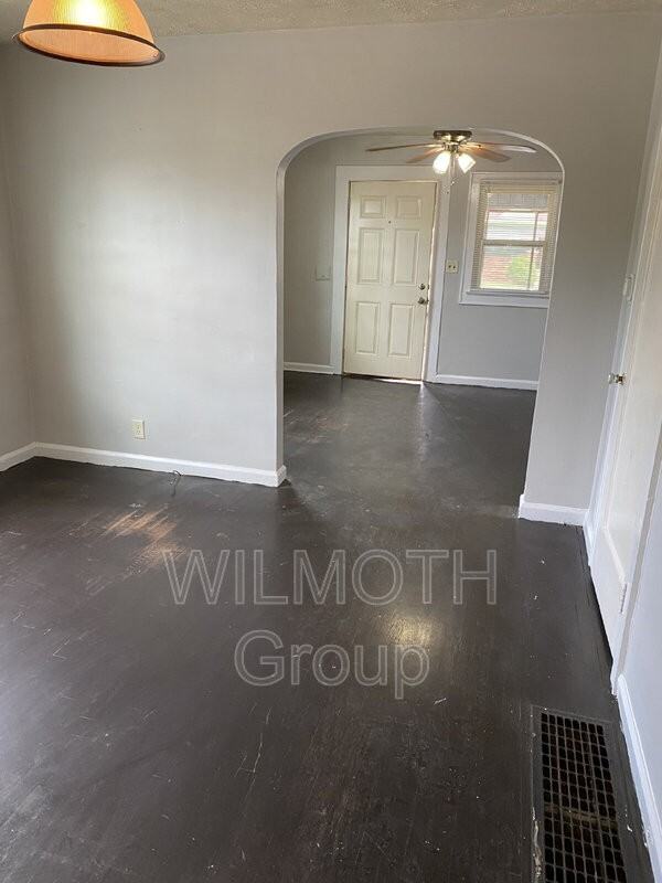 856 North Bradley Avenue - Photo 6 of 12