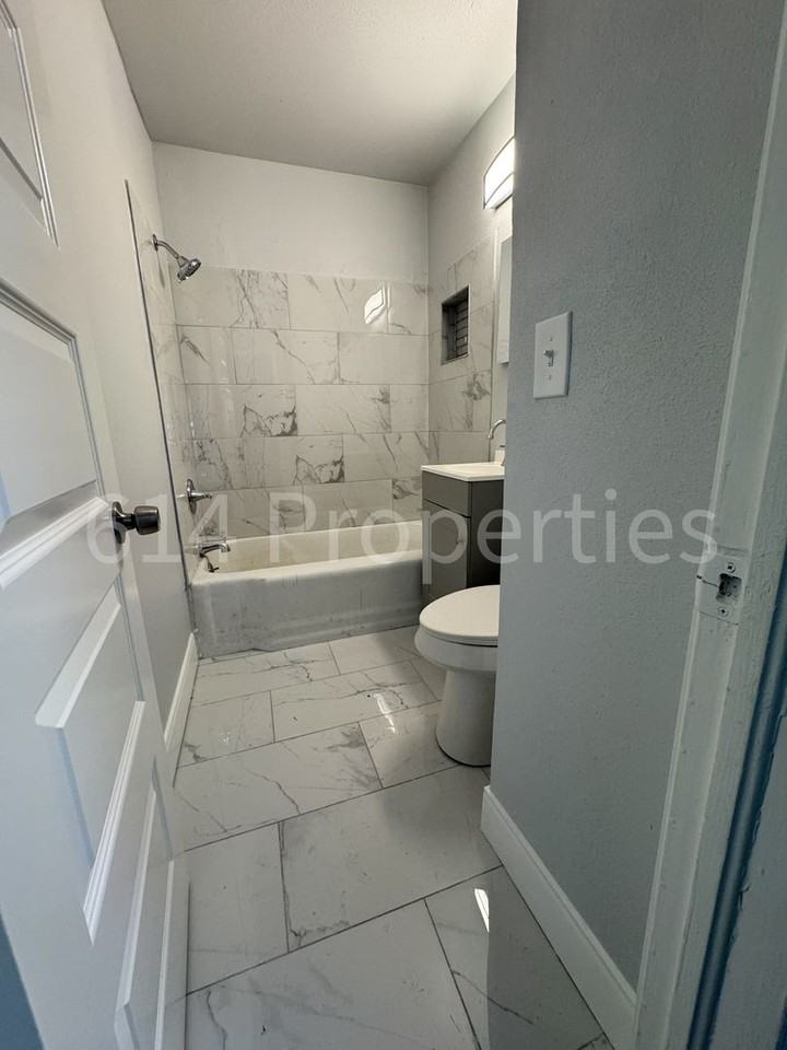 314 W 47th Pl N - Photo 4 of 5
