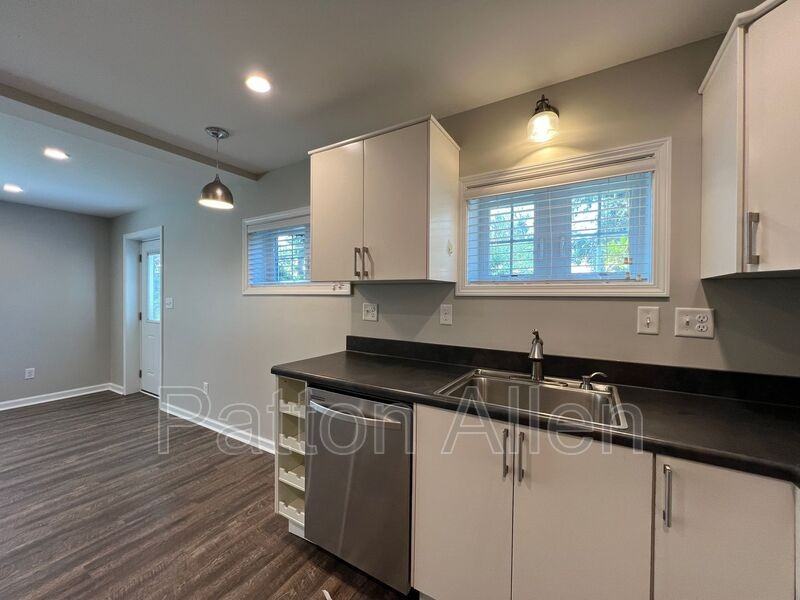 109 Barnard Ave - Photo 3 of 21