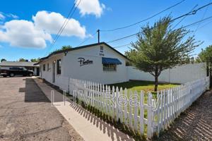 featured image of 1713 N 31st Pl #6