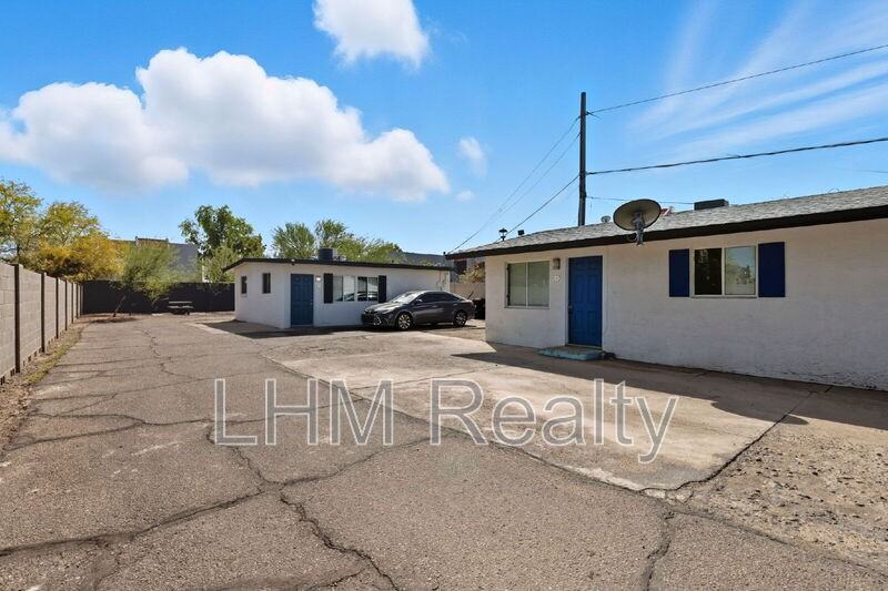 1713 N 31st Pl #6 - Photo 4 of 19