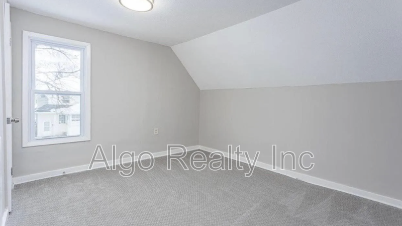 1015 30th Ave N - Photo 6 of 10