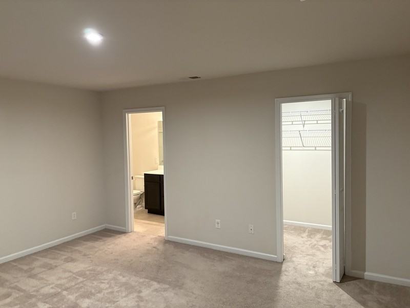 102 Castlebrook Dr - Photo 7 of 32