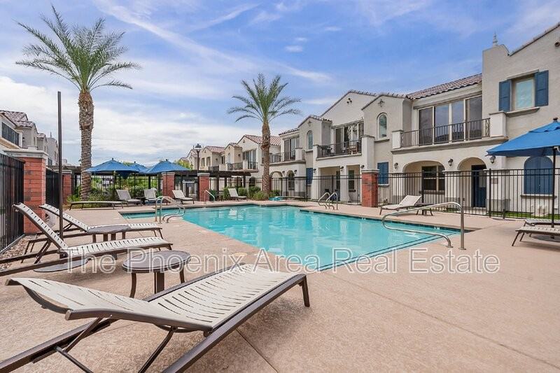 4022 E Erie St #101 - Photo 2 of 44