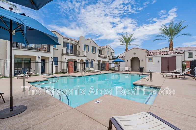 4022 E Erie St #101 - Photo 3 of 44